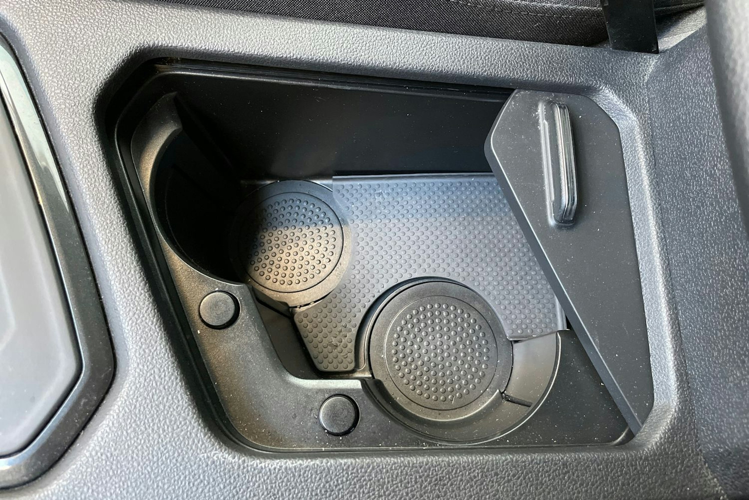 punainen Volkswagen Tiguan 2021 kuva 29.