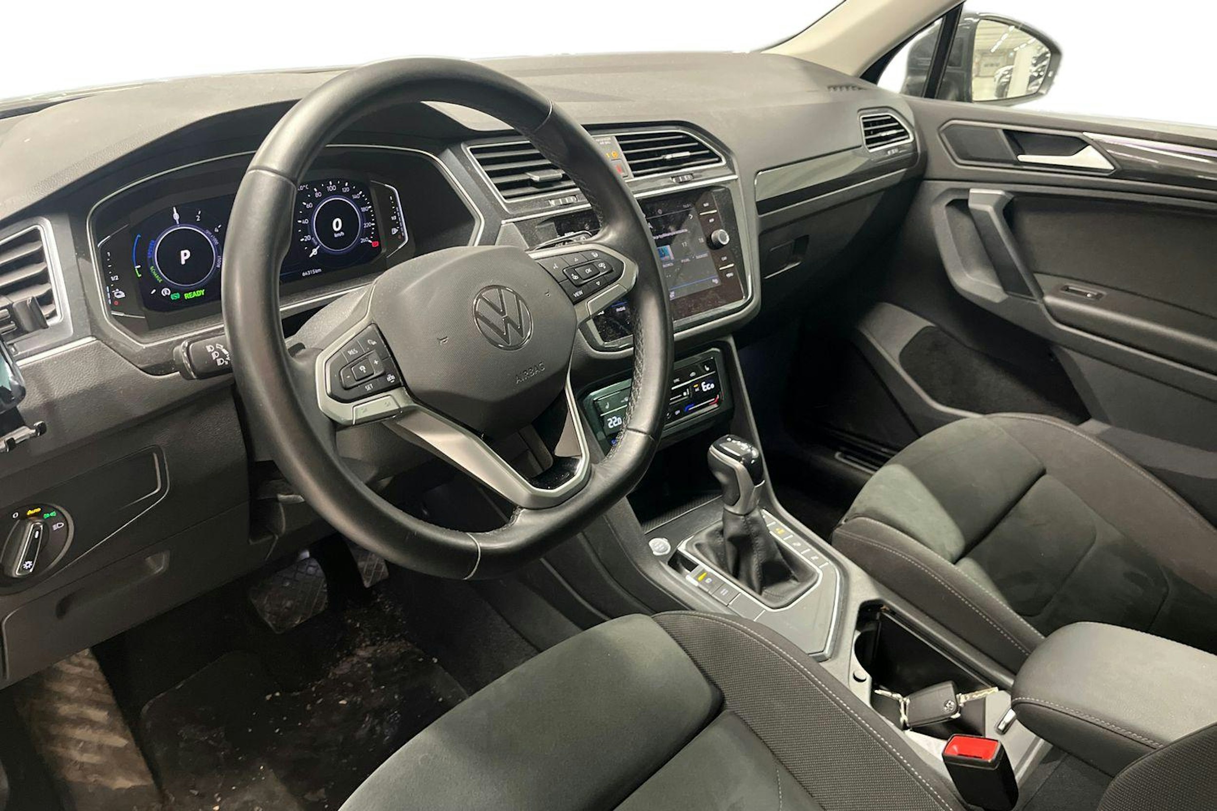 harmaa Volkswagen Tiguan 2021 kuva 3.