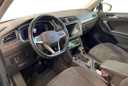 Sininen Volkswagen Tiguan 2021 kuva 6.