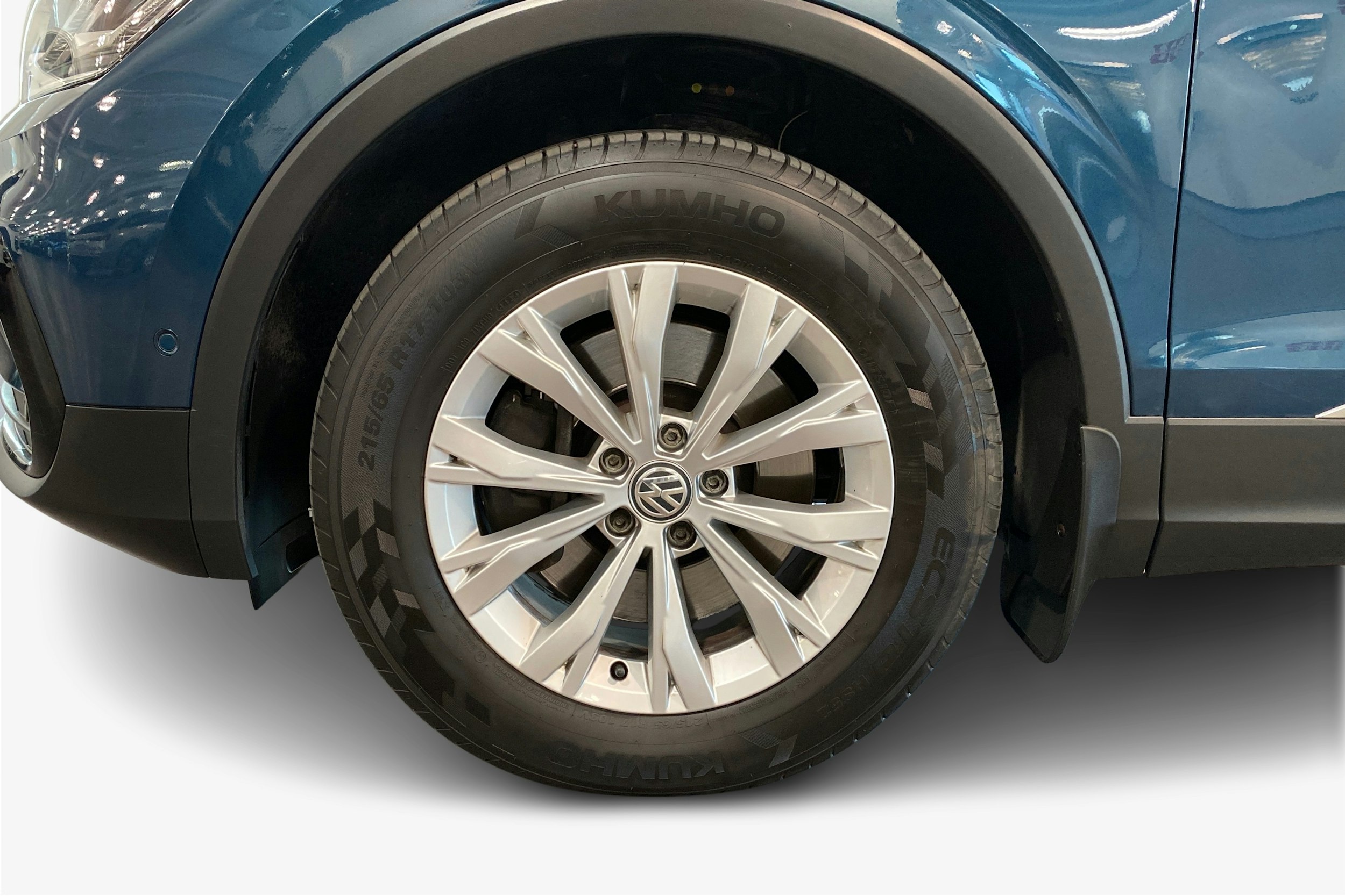 Sininen Volkswagen Tiguan 2021 kuva 9.