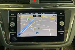 Sininen Volkswagen Tiguan 2021 kuva 15.