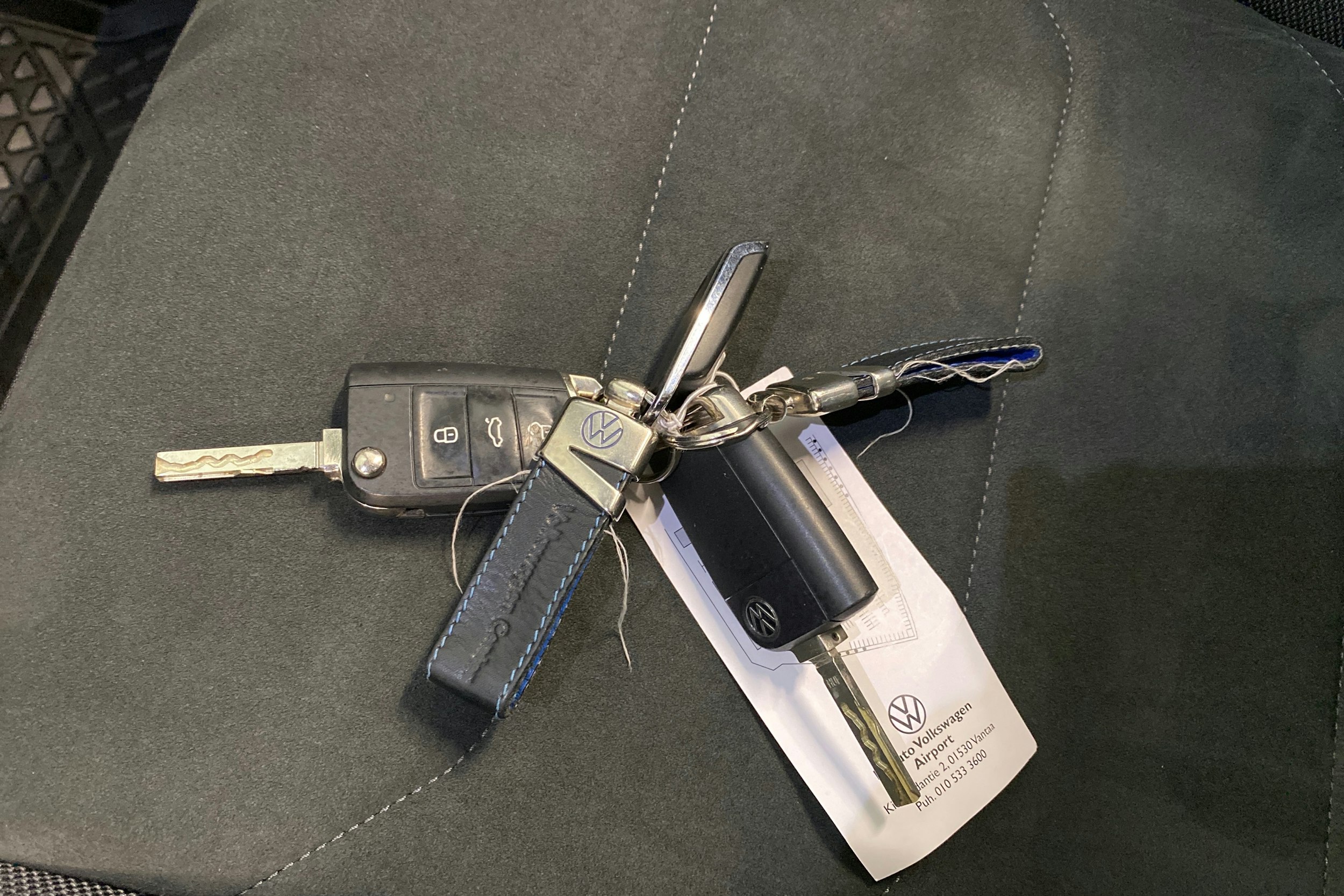 Sininen Volkswagen Tiguan 2021 kuva 18.