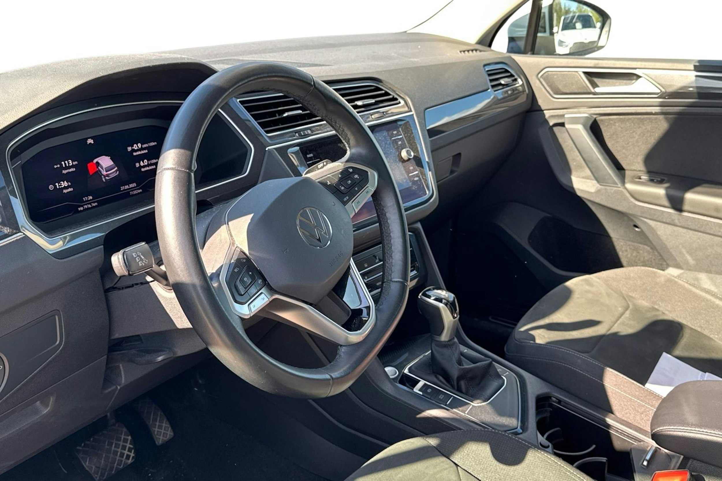 valkoinen Volkswagen Tiguan 2021 kuva 3.