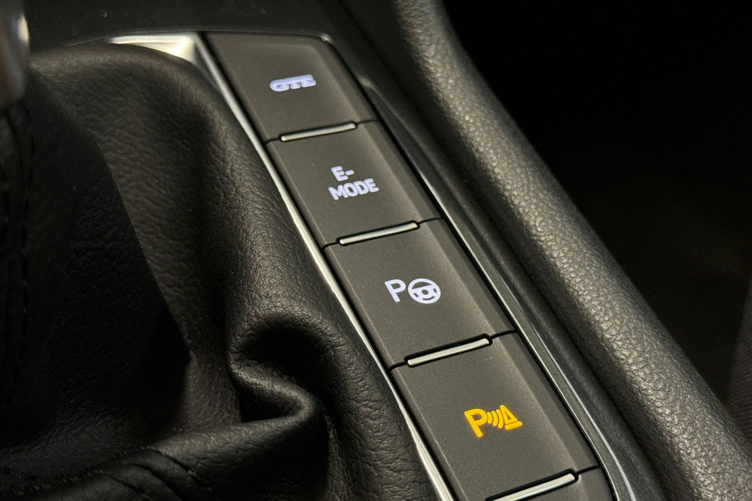 valkoinen Volkswagen Tiguan 2021 kuva 19.