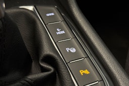 valkoinen Volkswagen Tiguan 2021 kuva 19.