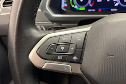 valkoinen Volkswagen Tiguan 2021 kuva 22.