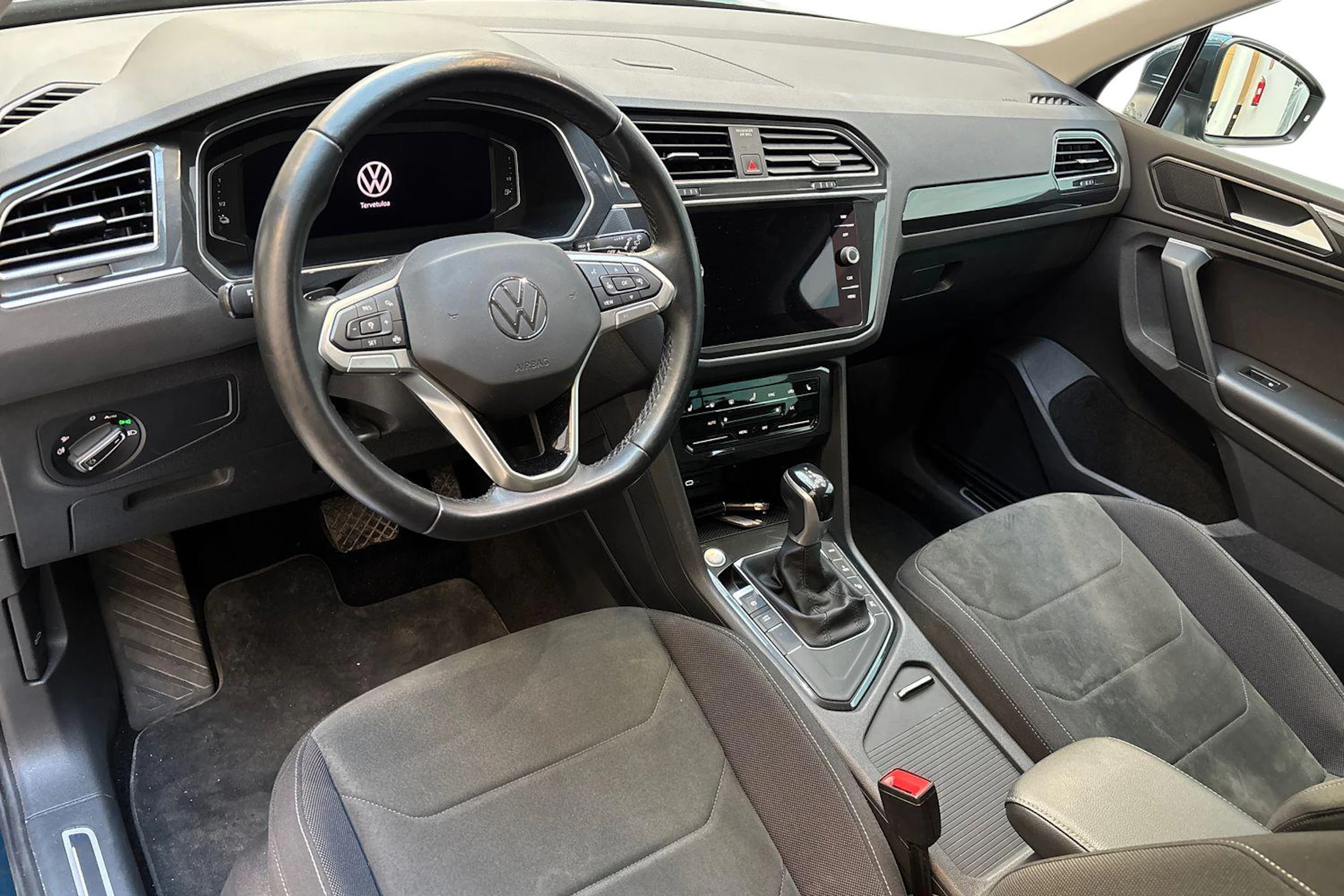 met. sininen Volkswagen Tiguan 2021 kuva 6.