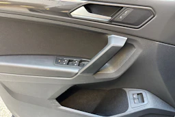 met. sininen Volkswagen Tiguan 2021 kuva 15.