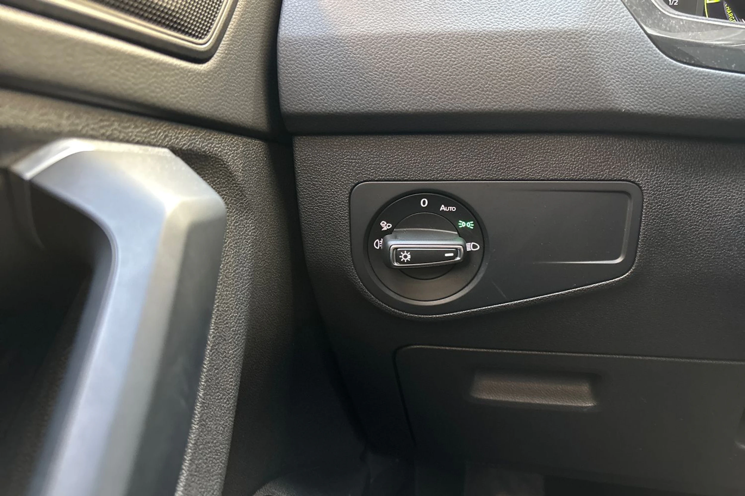 met. sininen Volkswagen Tiguan 2021 kuva 16.