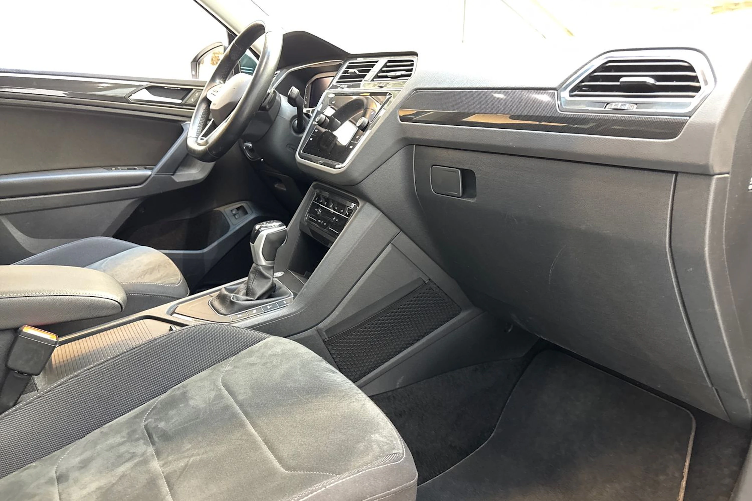 met. sininen Volkswagen Tiguan 2021 kuva 23.