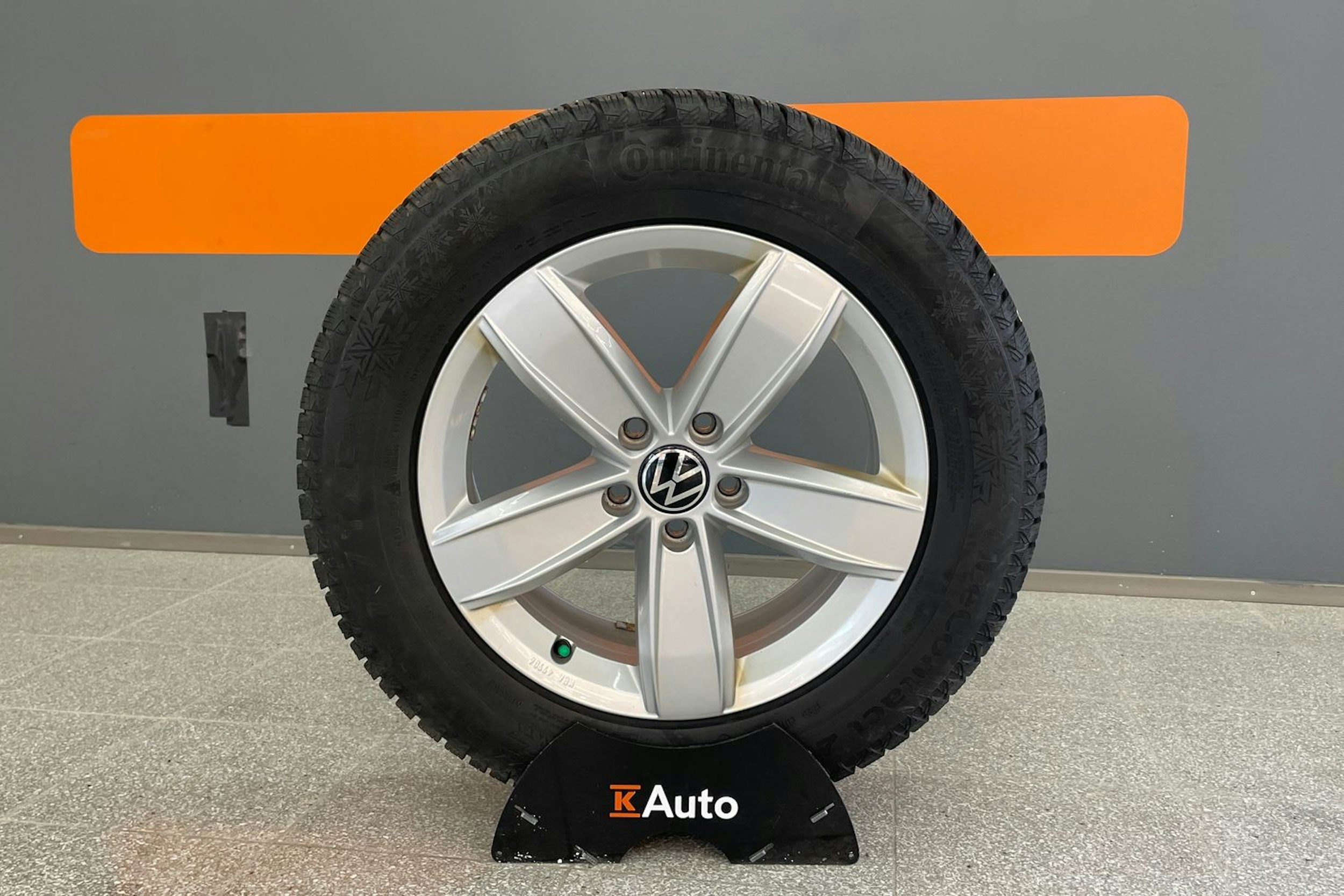 valkoinen Volkswagen Tiguan 2021 kuva 13.