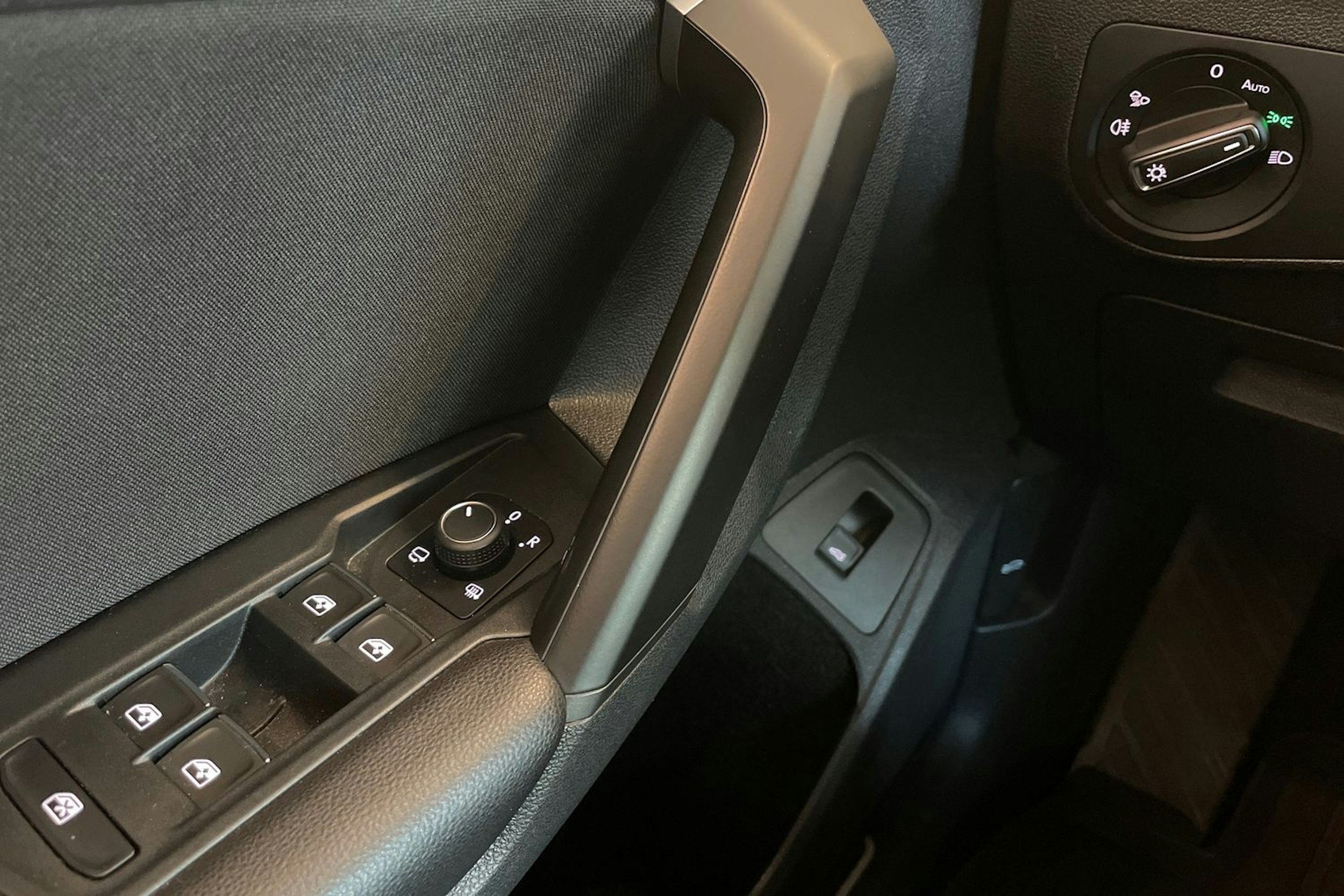 valkoinen Volkswagen Tiguan 2021 kuva 19.