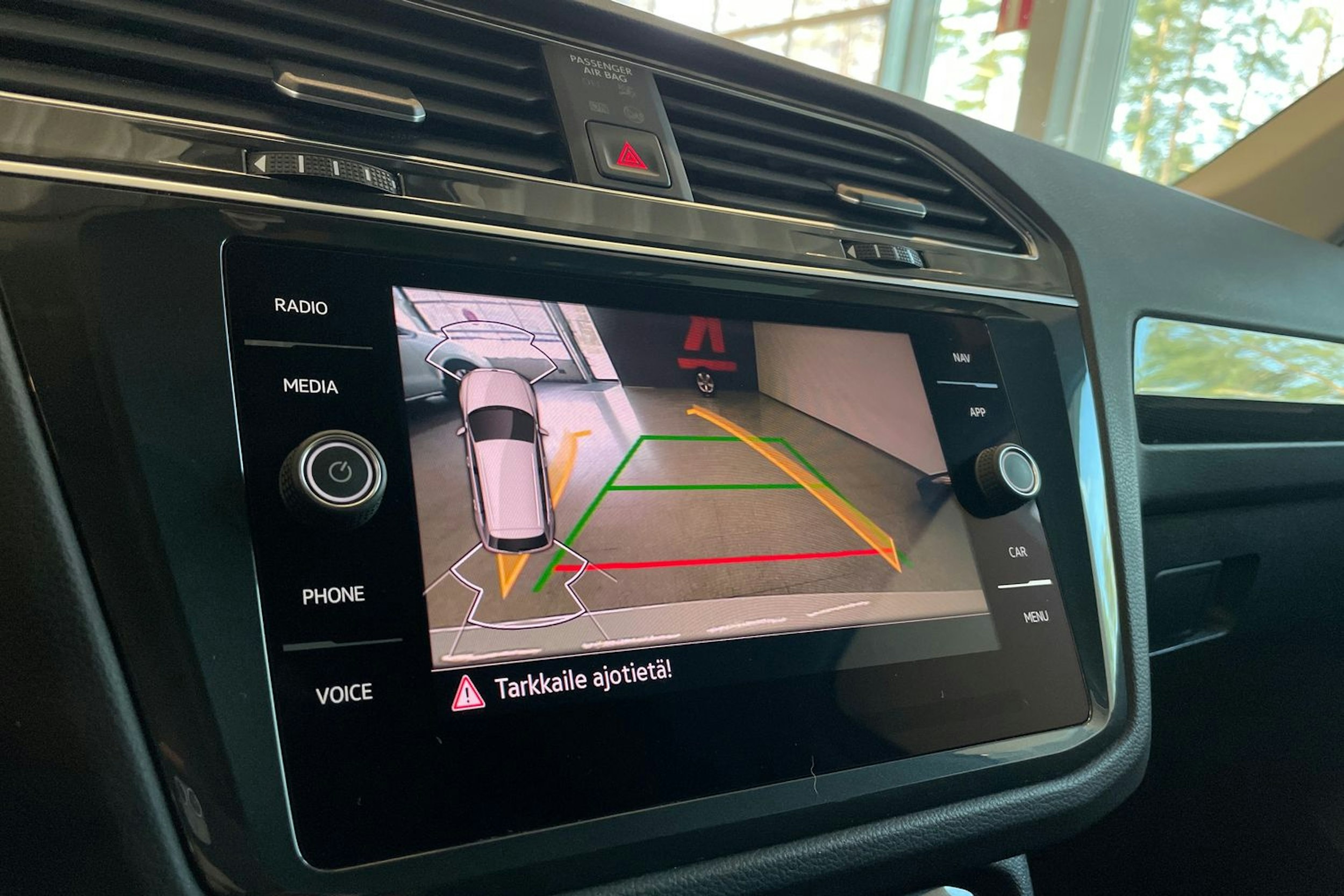 valkoinen Volkswagen Tiguan 2021 kuva 23.