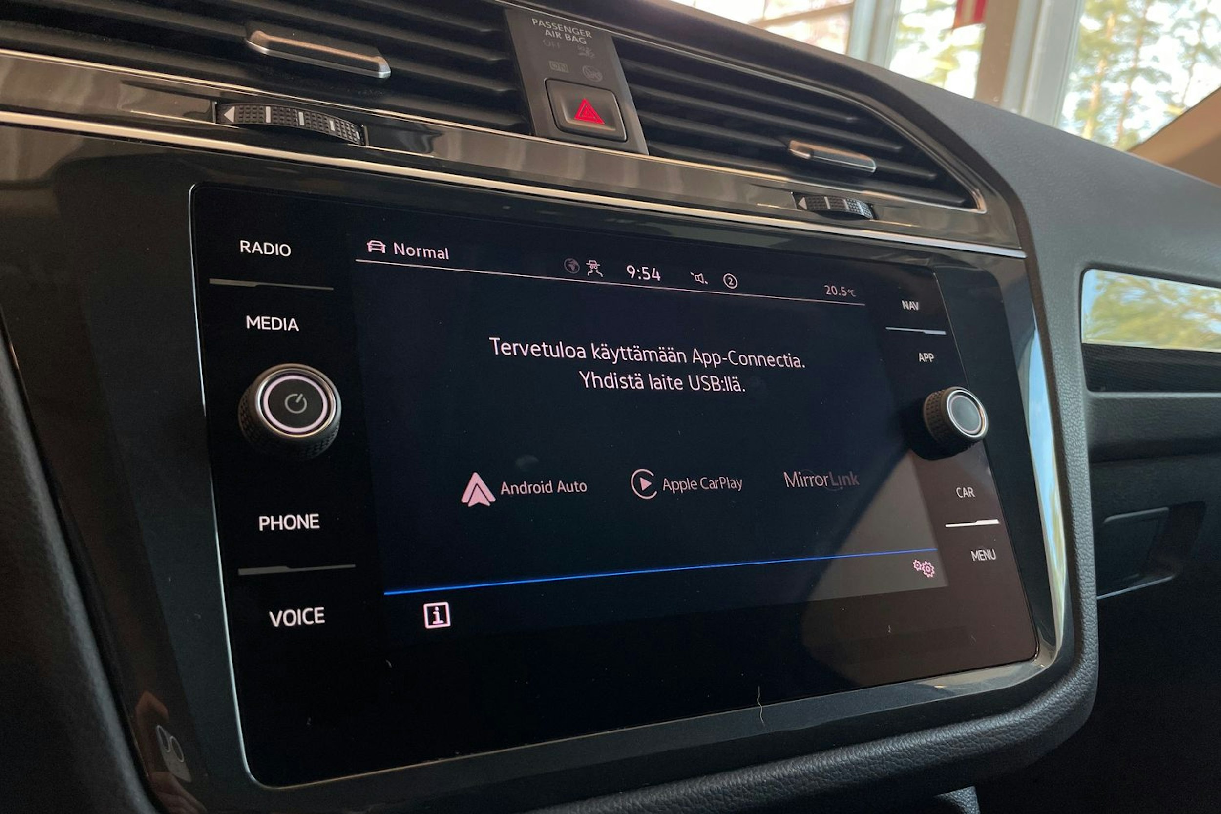 valkoinen Volkswagen Tiguan 2021 kuva 25.
