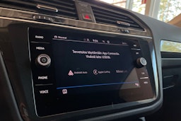 valkoinen Volkswagen Tiguan 2021 kuva 25.