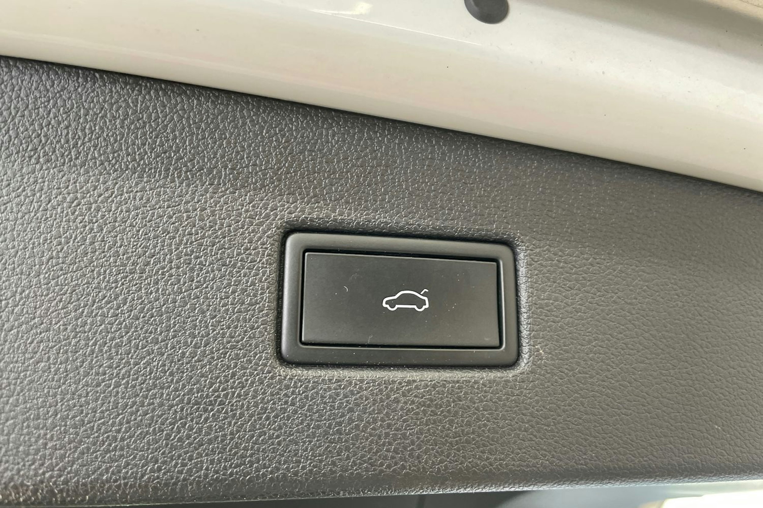 valkoinen Volkswagen Tiguan 2021 kuva 30.
