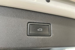 valkoinen Volkswagen Tiguan 2021 kuva 30.