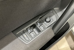 valkoinen Volkswagen Tiguan 2021 kuva 17.