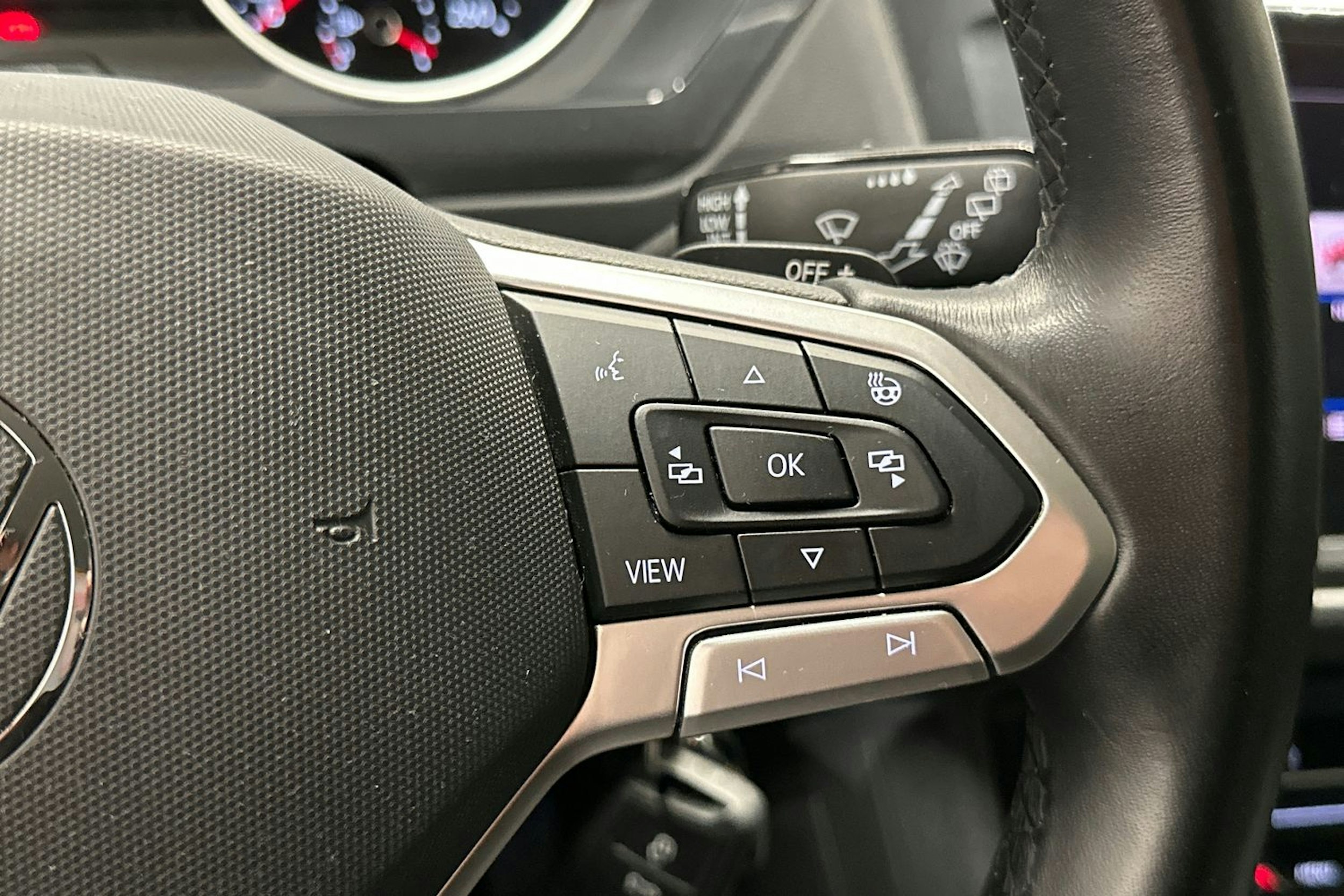 valkoinen Volkswagen Tiguan 2021 kuva 21.