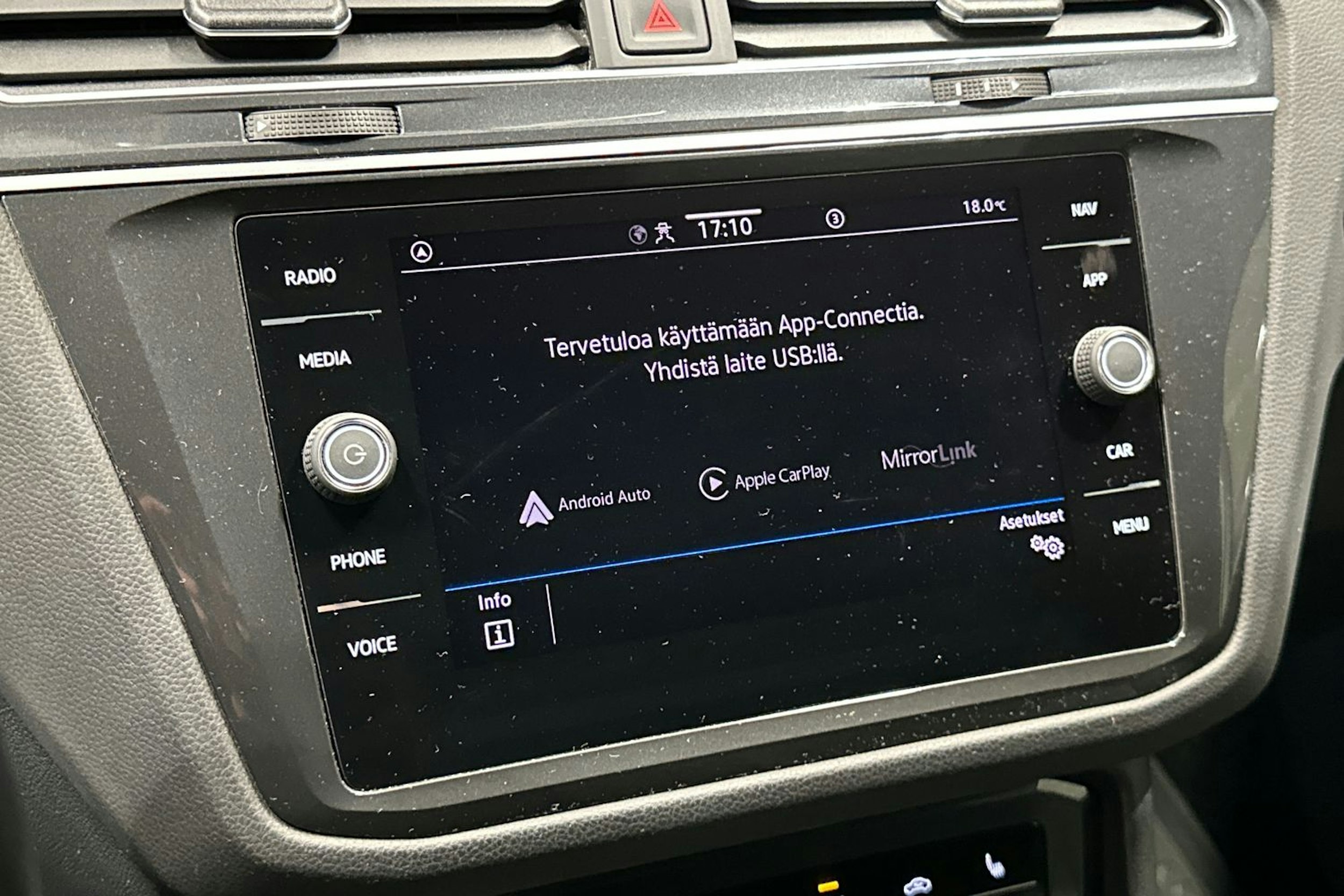 valkoinen Volkswagen Tiguan 2021 kuva 23.