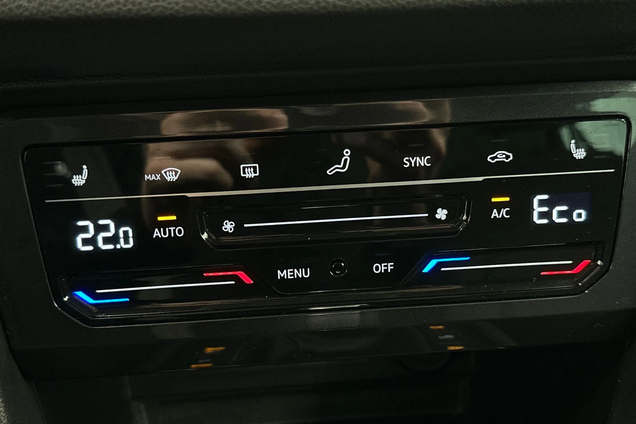 harmaa Volkswagen Tiguan 2021 kuva 23.