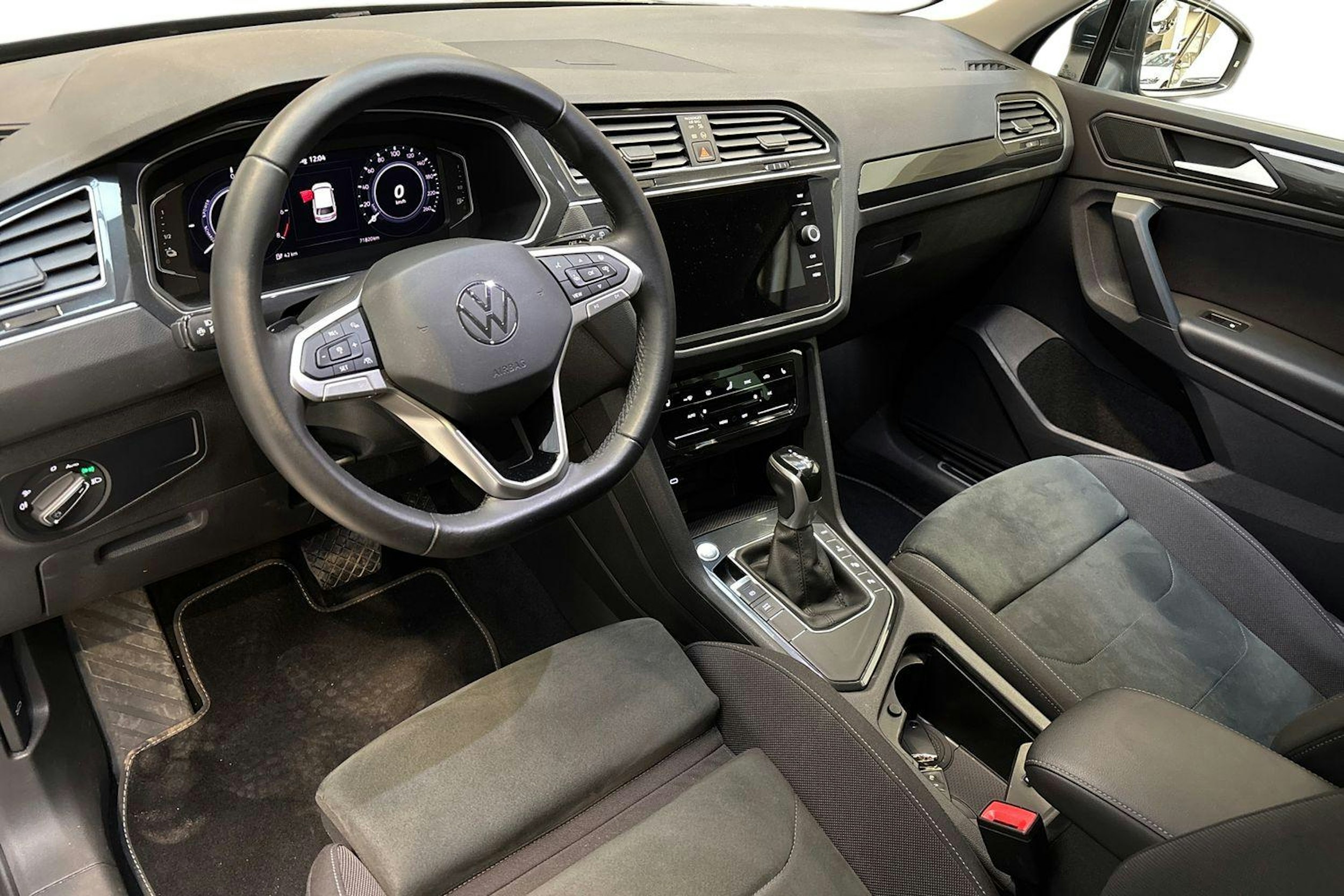 sininen Volkswagen Tiguan 2021 kuva 7.