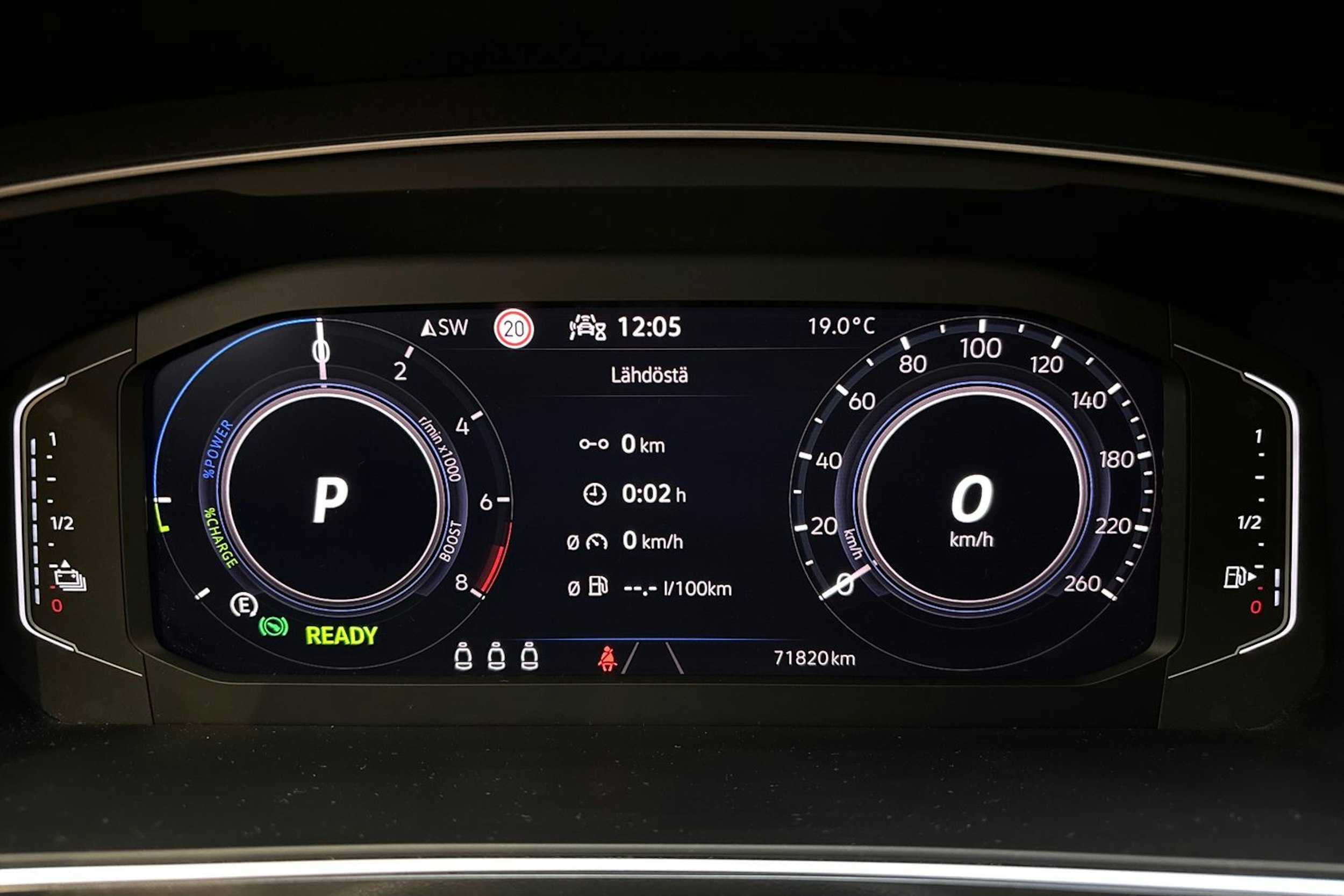 sininen Volkswagen Tiguan 2021 kuva 19.