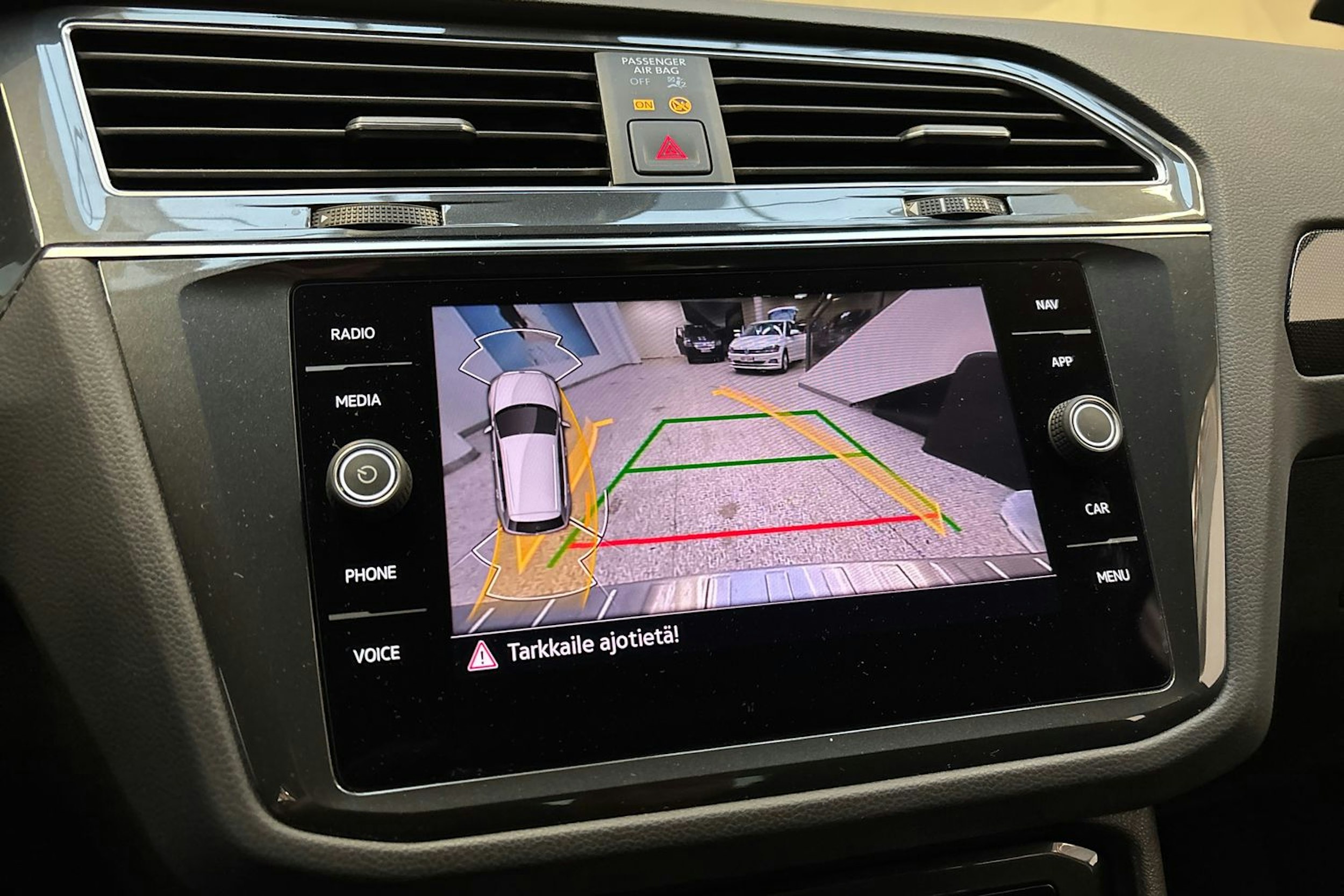 sininen Volkswagen Tiguan 2021 kuva 20.