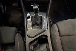 sininen Volkswagen Tiguan 2021 kuva 25.