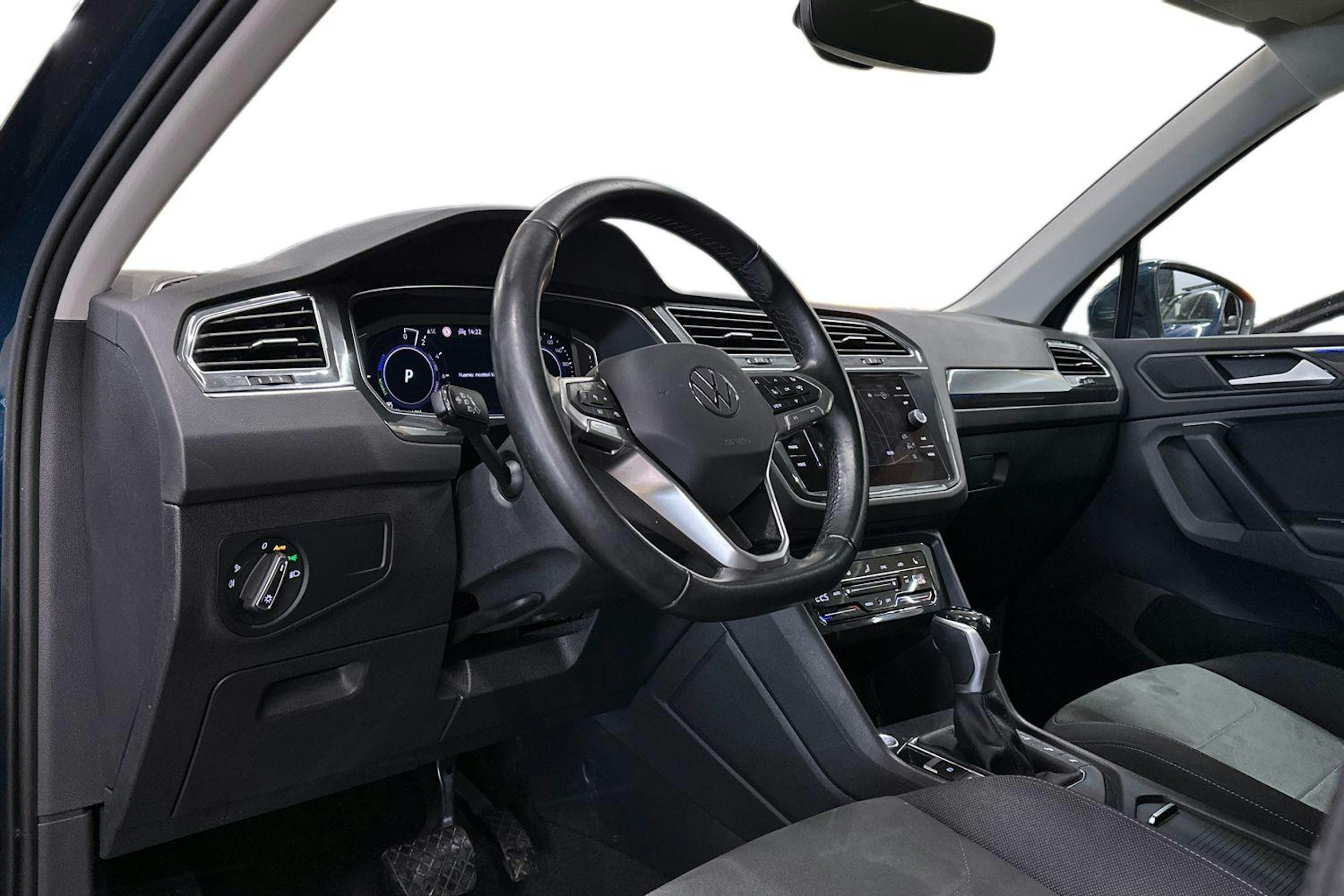 sininen Volkswagen Tiguan 2021 kuva 7.