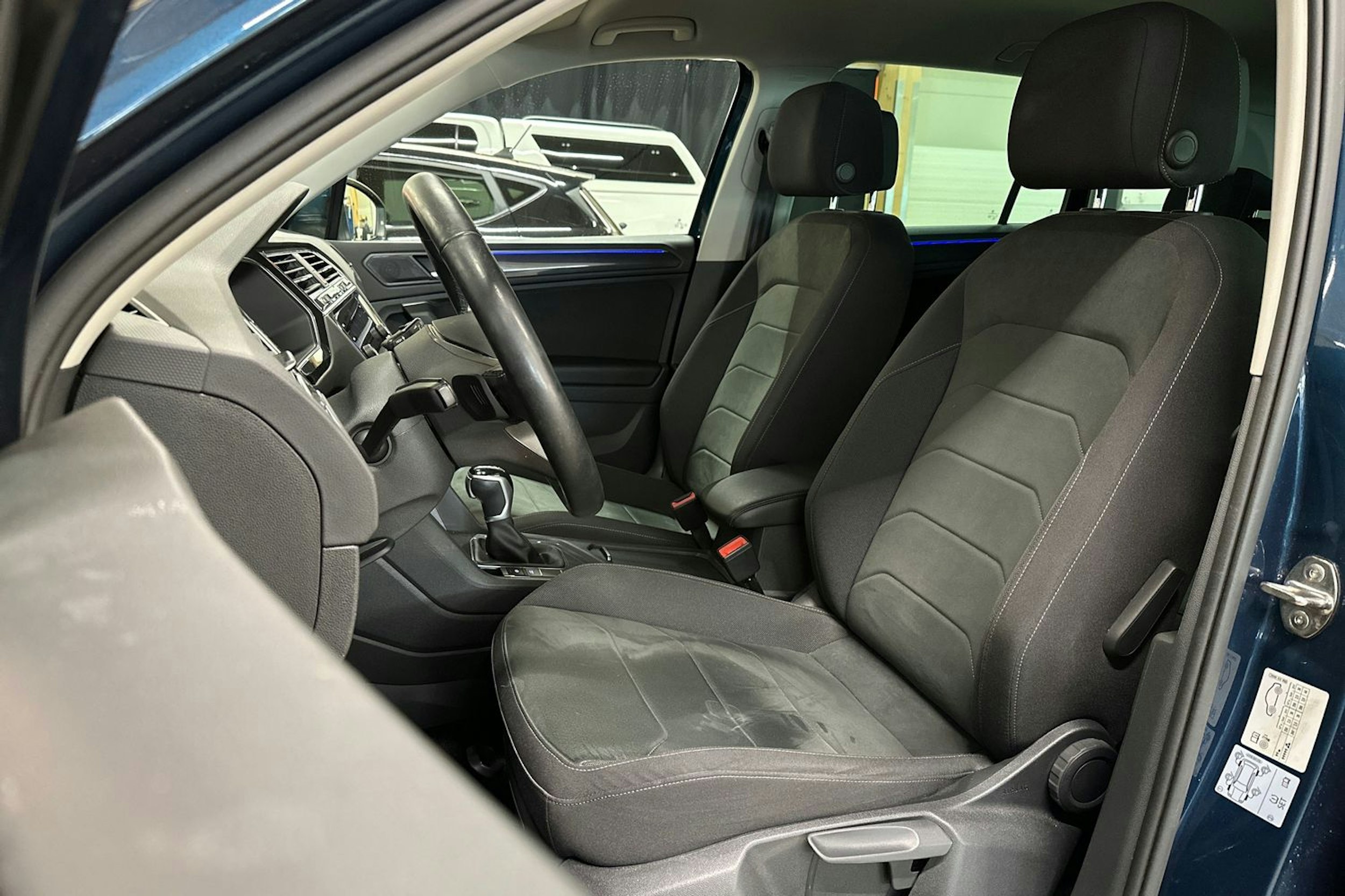 sininen Volkswagen Tiguan 2021 kuva 15.