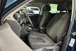 sininen Volkswagen Tiguan 2021 kuva 15.