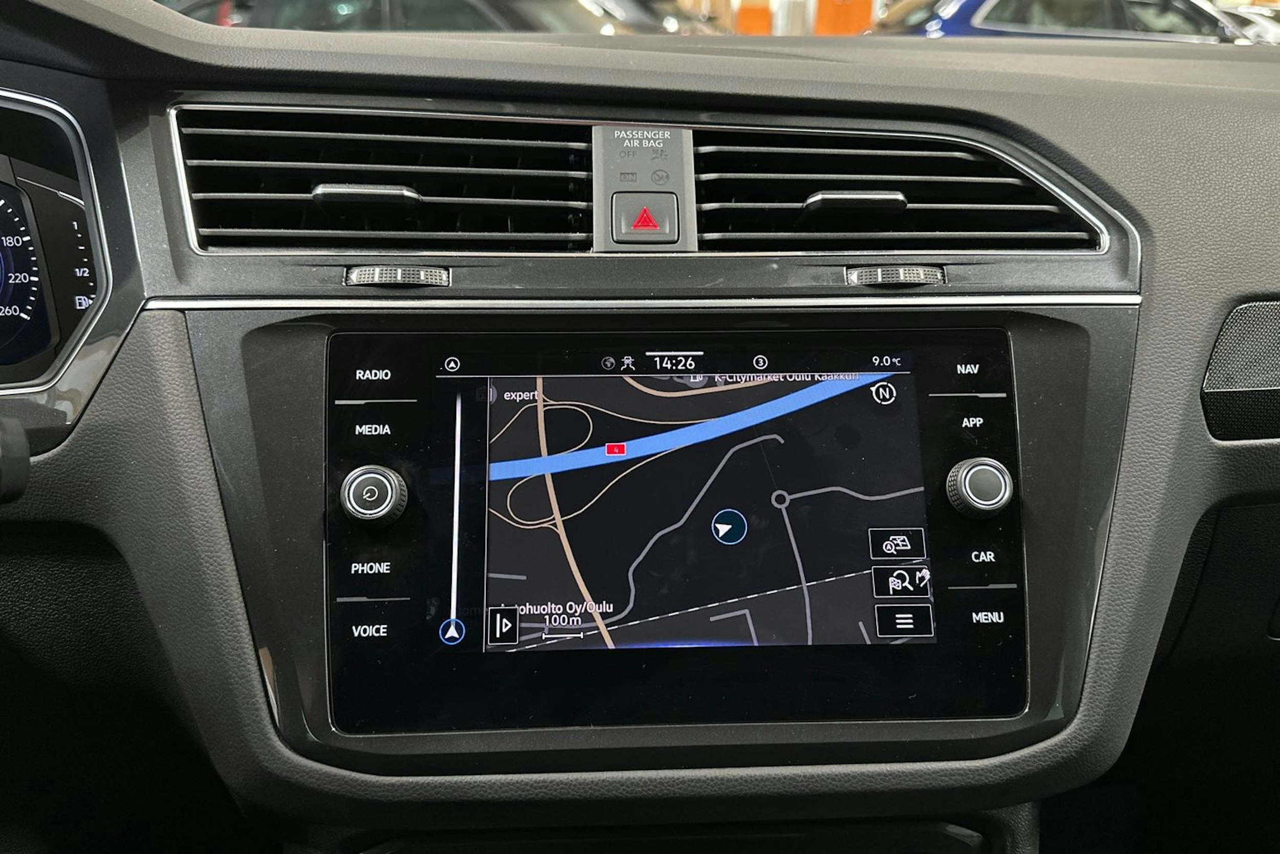 sininen Volkswagen Tiguan 2021 kuva 16.