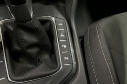 sininen Volkswagen Tiguan 2021 kuva 23.