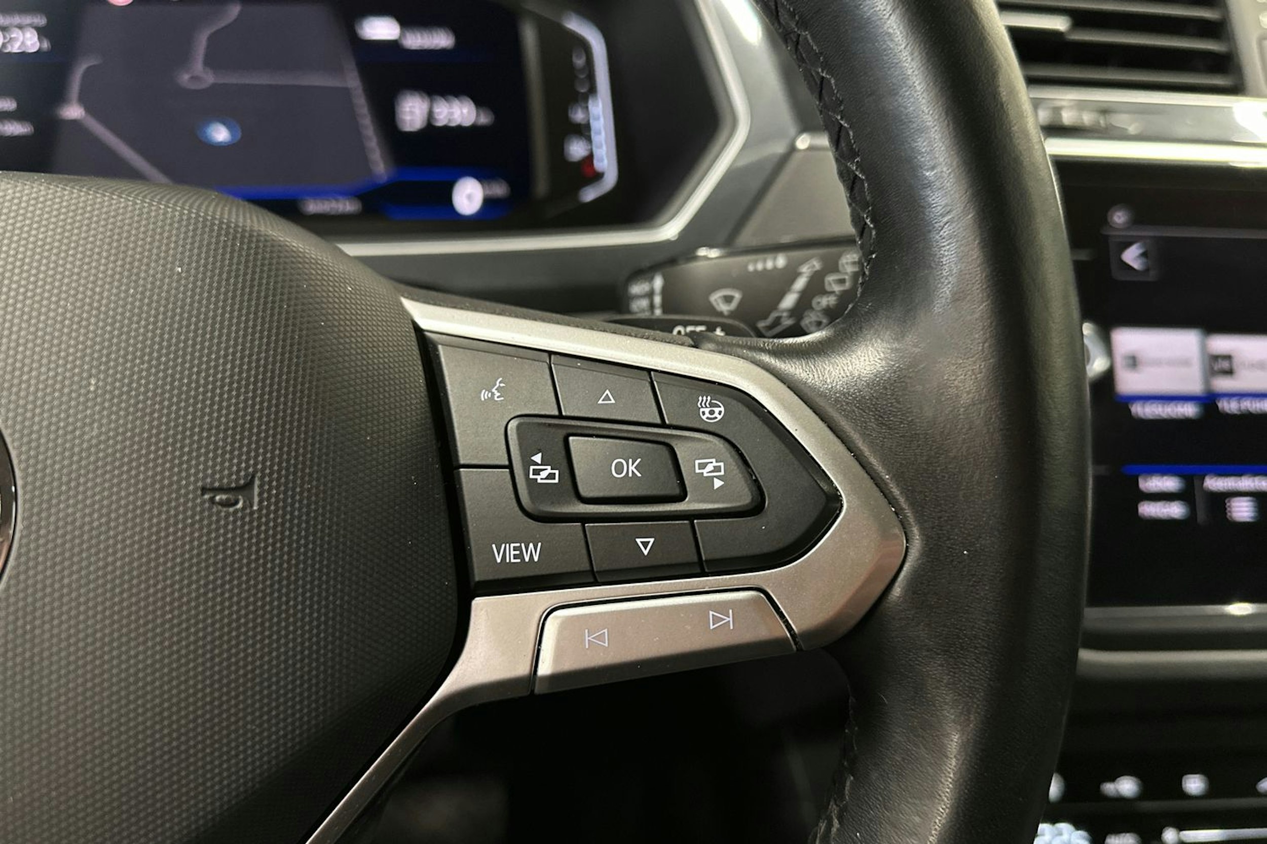 sininen Volkswagen Tiguan 2021 kuva 27.