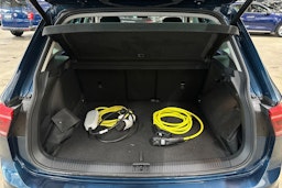 sininen Volkswagen Tiguan 2021 kuva 29.