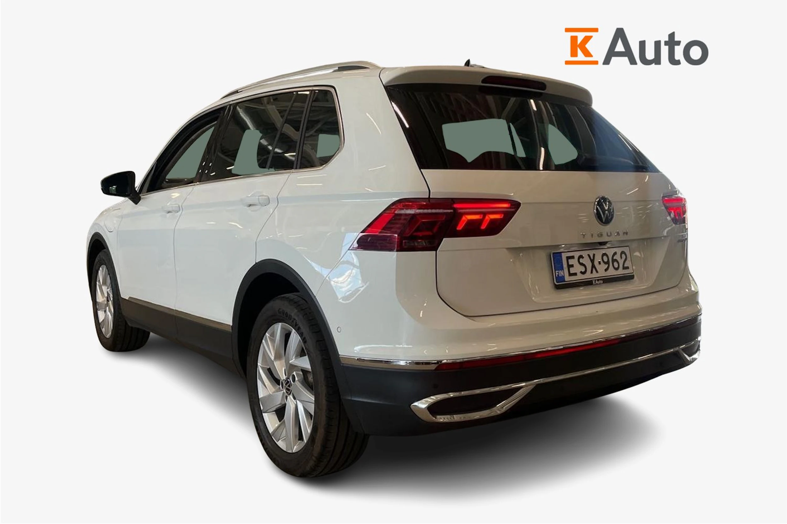 valkoinen Volkswagen Tiguan 2021 kuva 3.