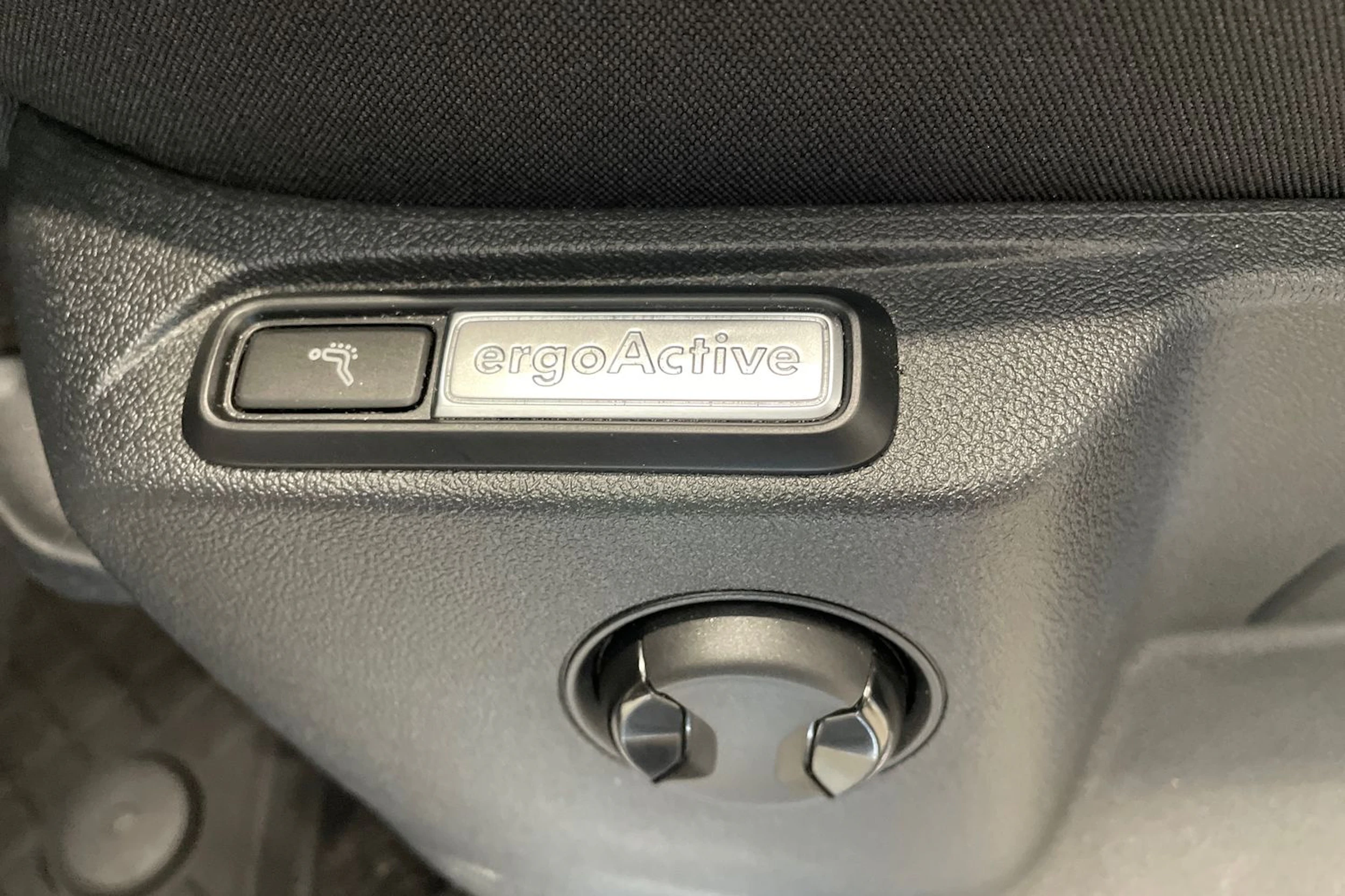 valkoinen Volkswagen Tiguan 2021 kuva 16.