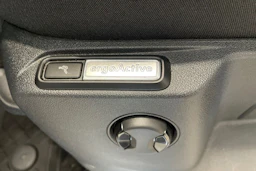valkoinen Volkswagen Tiguan 2021 kuva 16.