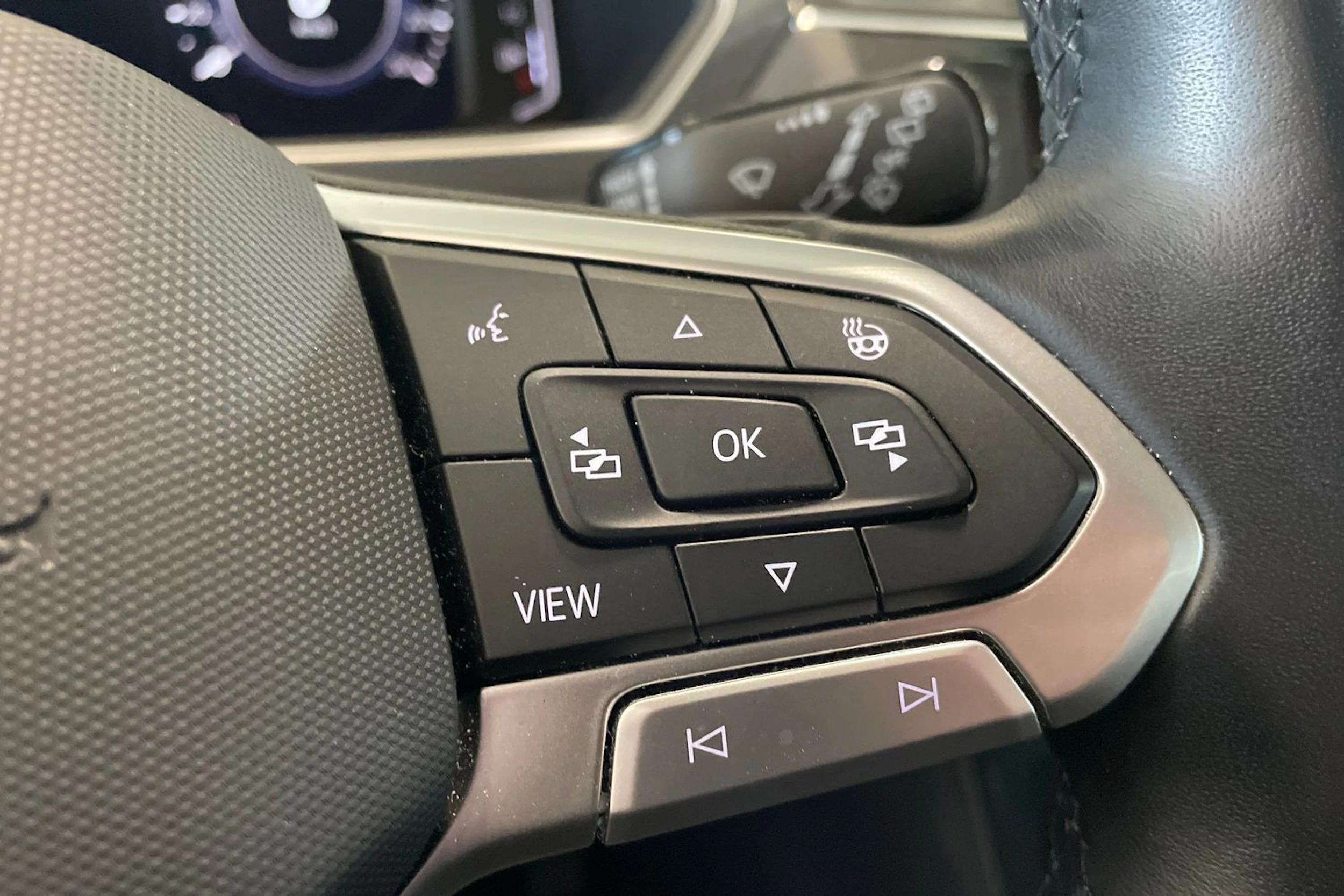 valkoinen Volkswagen Tiguan 2021 kuva 18.