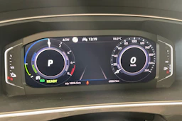valkoinen Volkswagen Tiguan 2021 kuva 20.