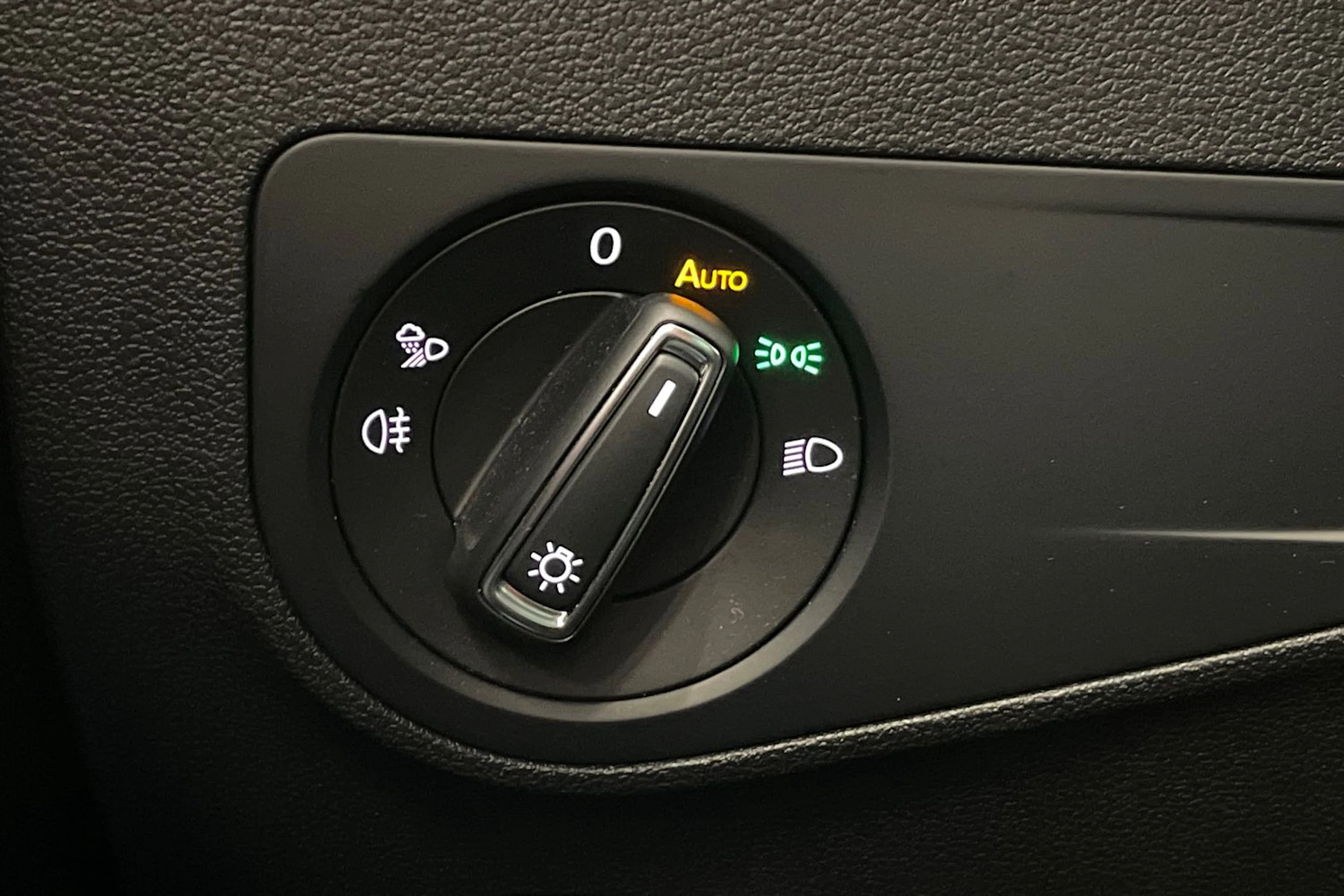 valkoinen Volkswagen Tiguan 2021 kuva 21.