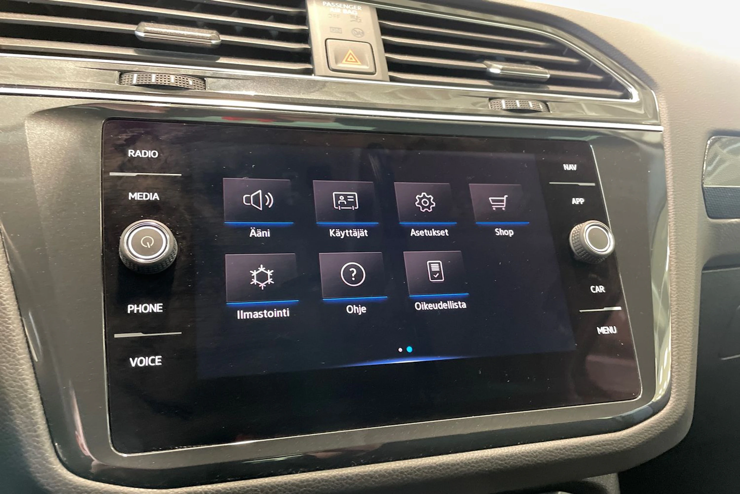 valkoinen Volkswagen Tiguan 2021 kuva 24.