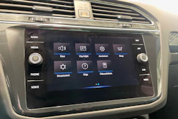 valkoinen Volkswagen Tiguan 2021 kuva 24.