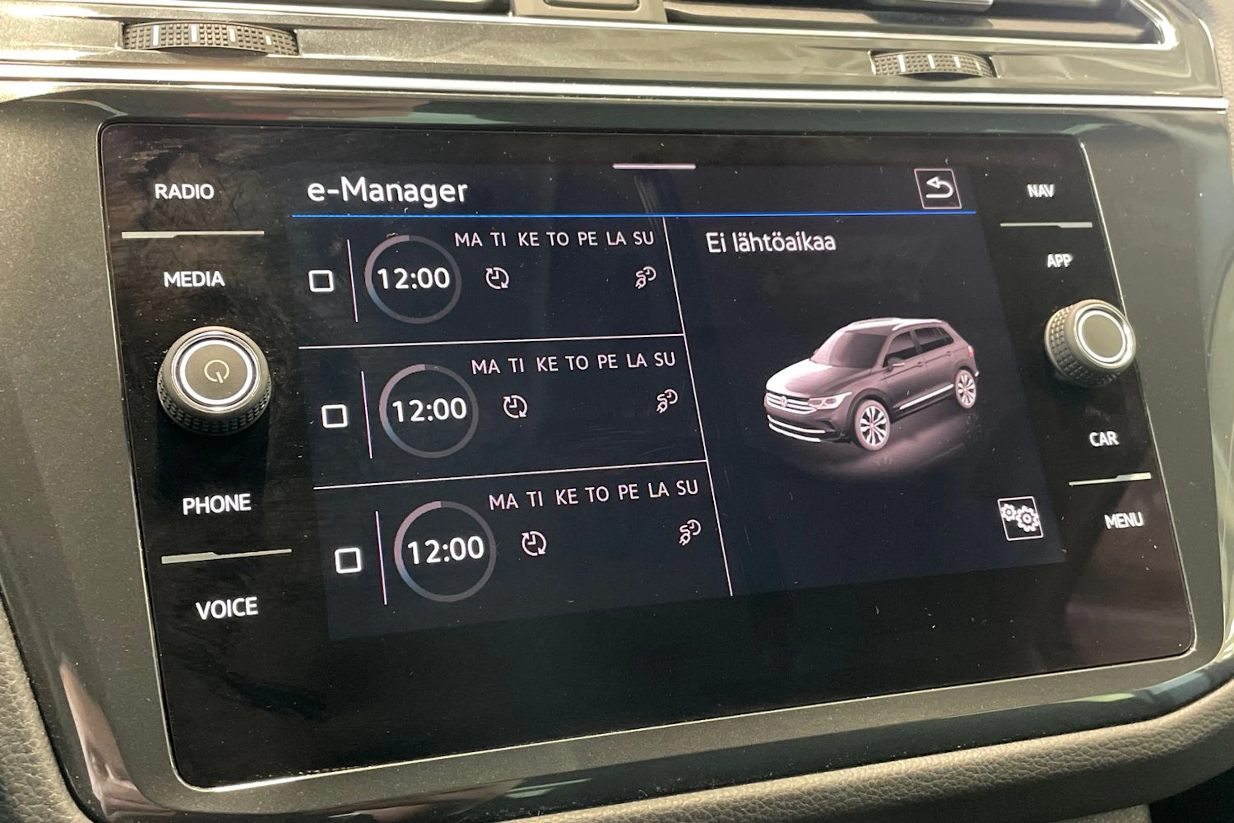 valkoinen Volkswagen Tiguan 2021 kuva 28.