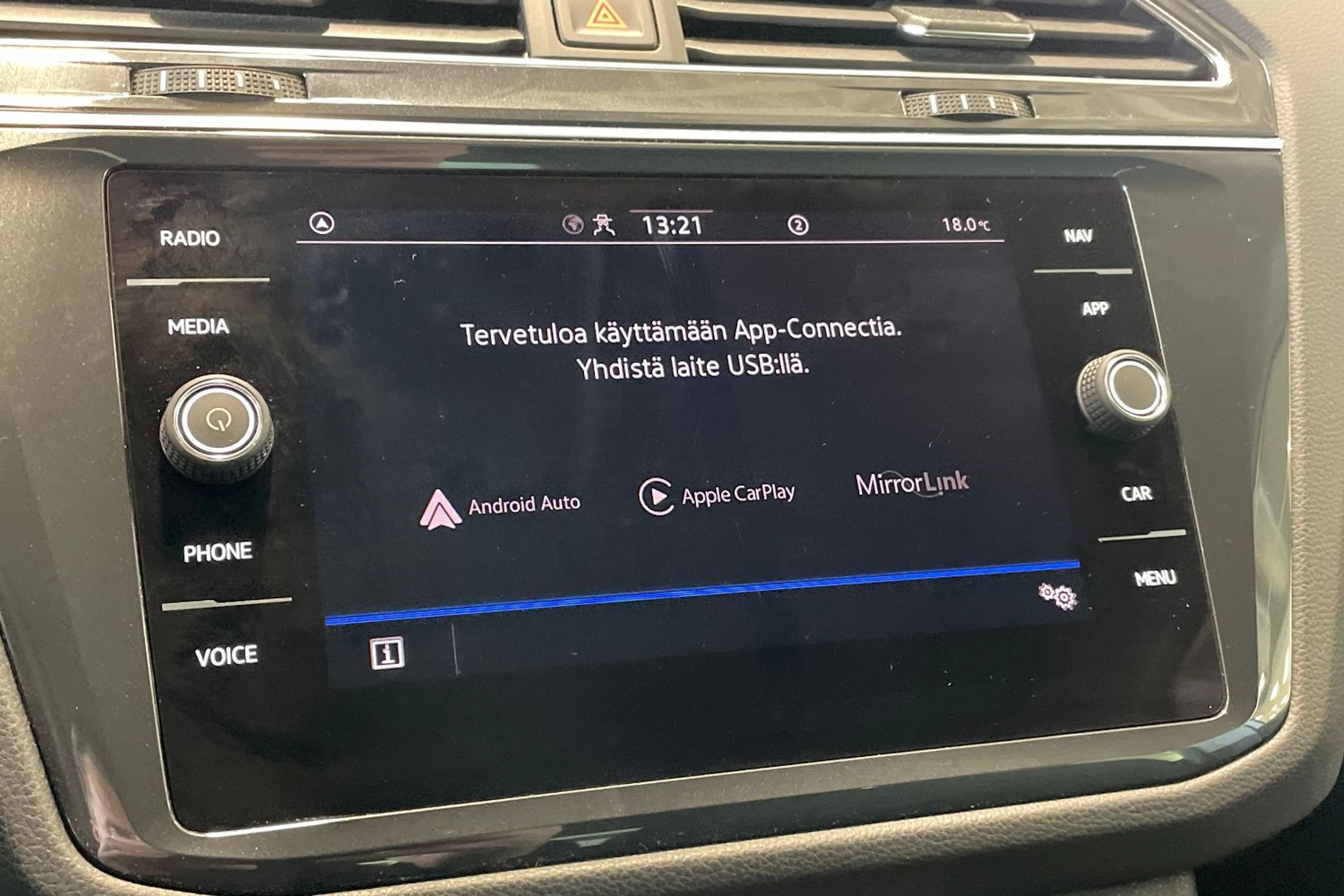 valkoinen Volkswagen Tiguan 2021 kuva 30.
