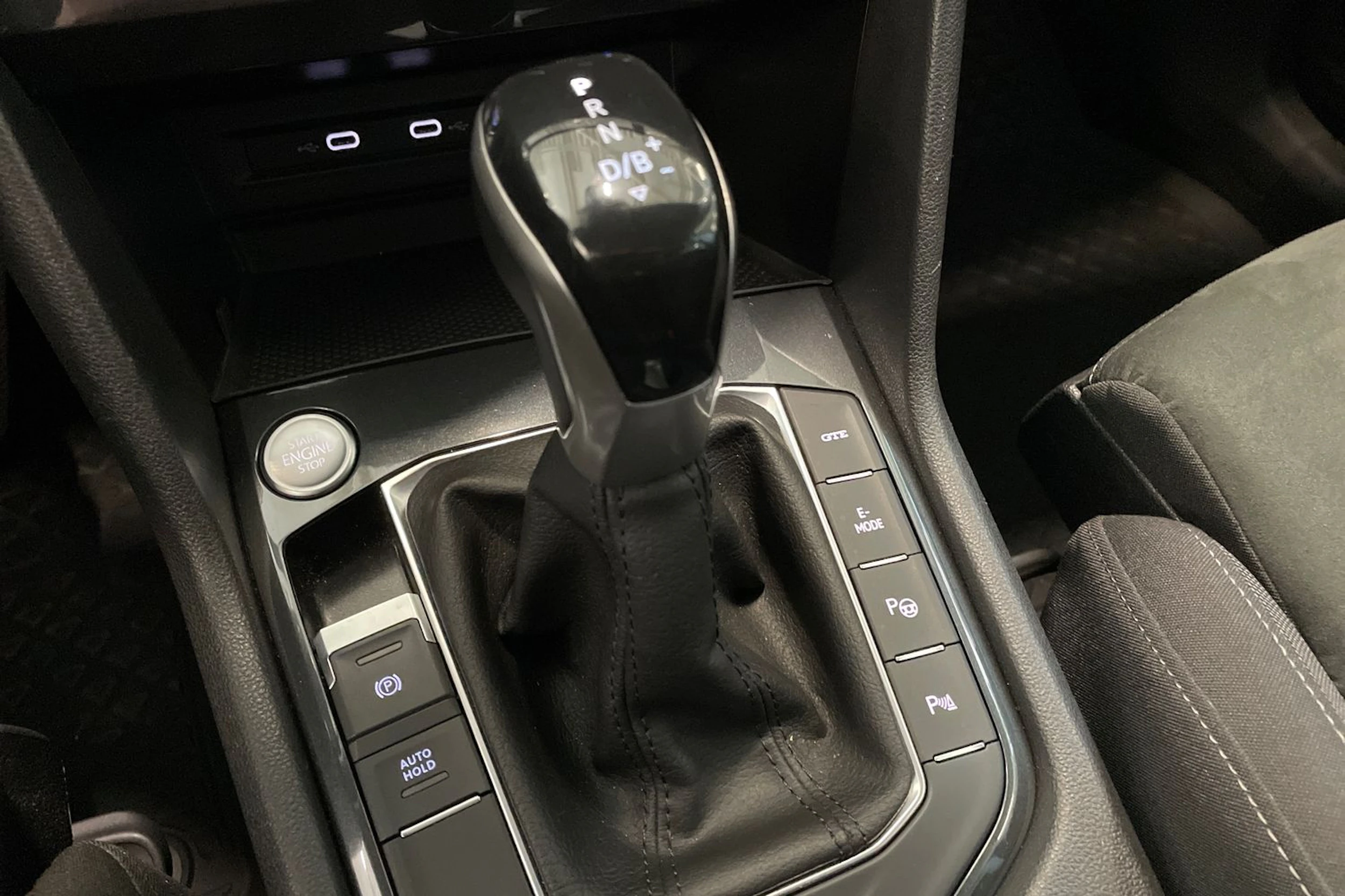 valkoinen Volkswagen Tiguan 2021 kuva 36.