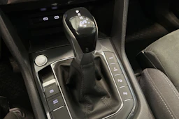 valkoinen Volkswagen Tiguan 2021 kuva 36.