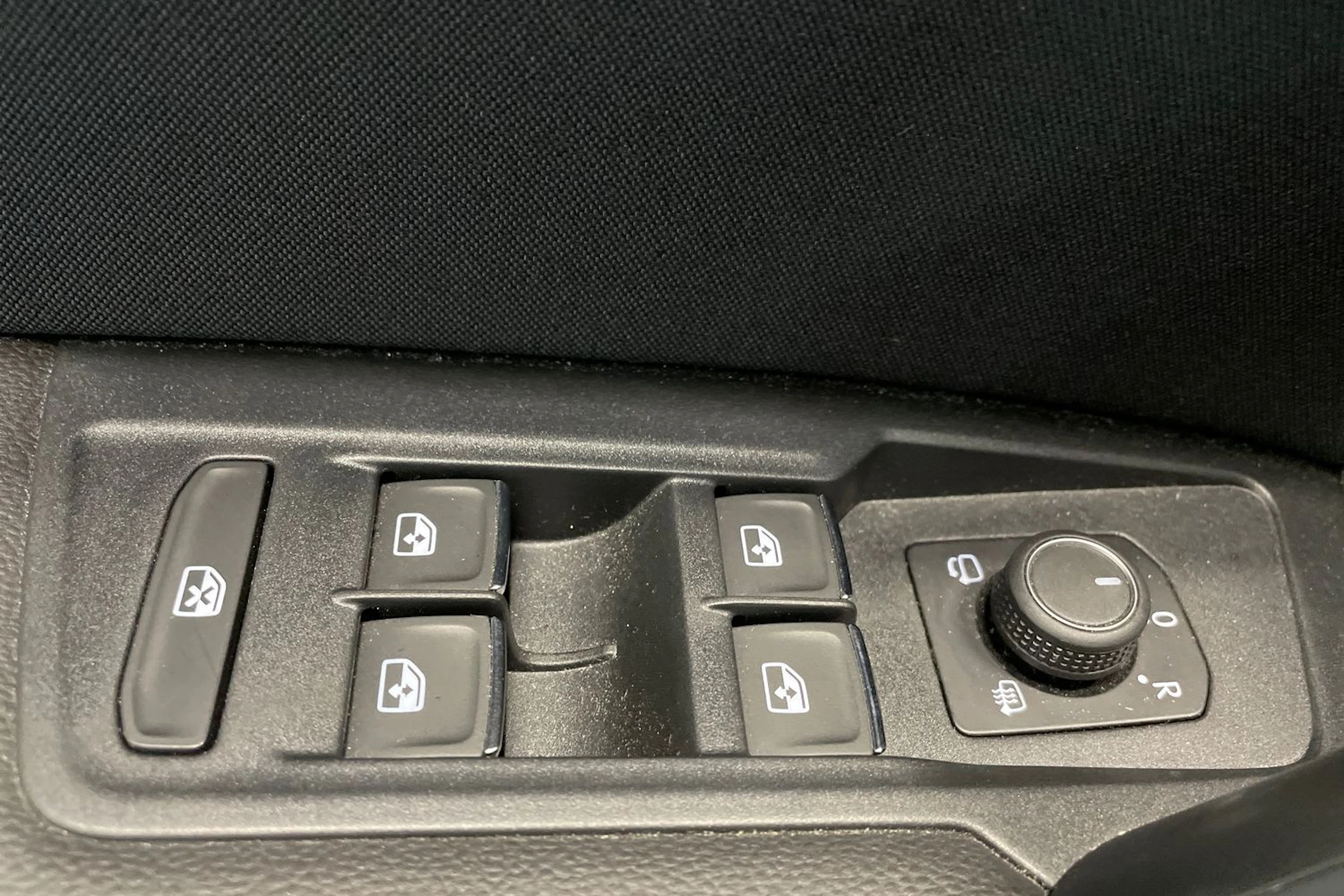 valkoinen Volkswagen Tiguan 2021 kuva 38.