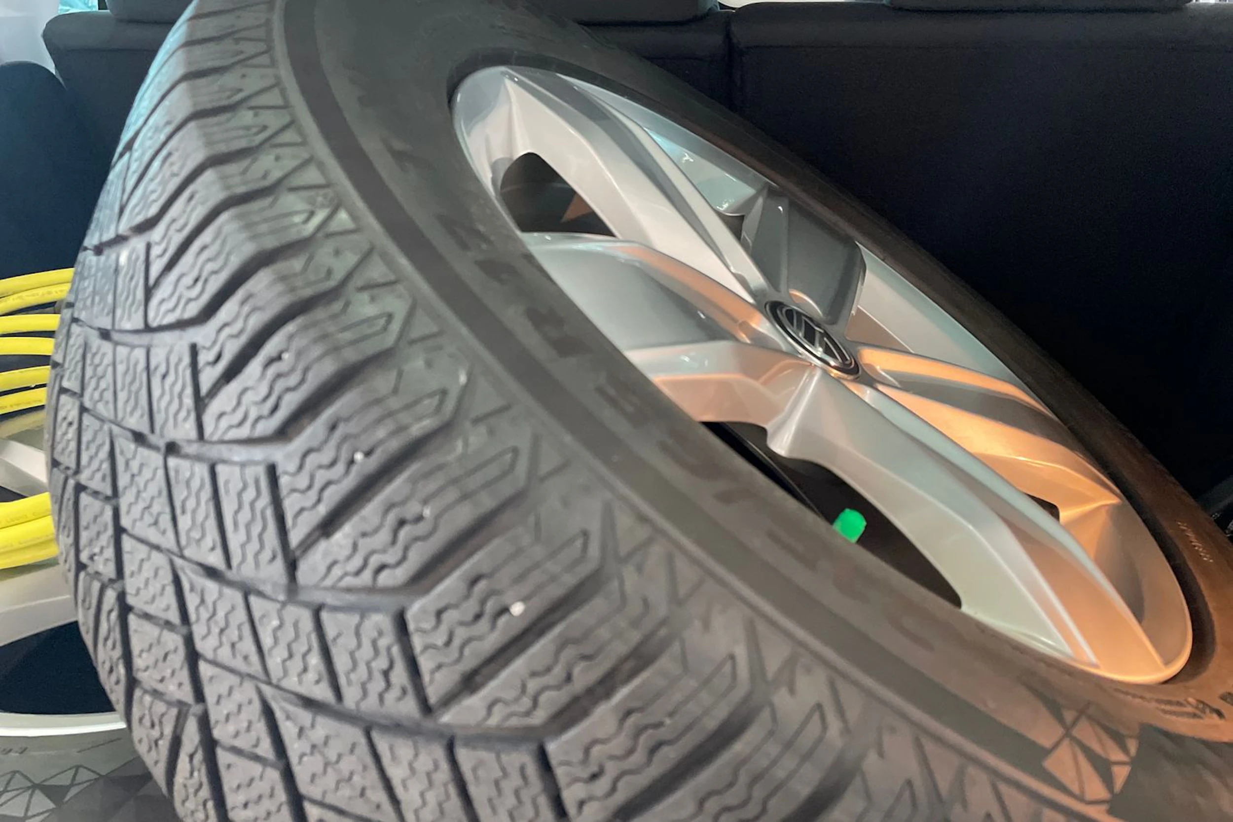 valkoinen Volkswagen Tiguan 2021 kuva 42.